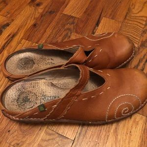 El Naturalista Clogs Size 10 Barely Worn